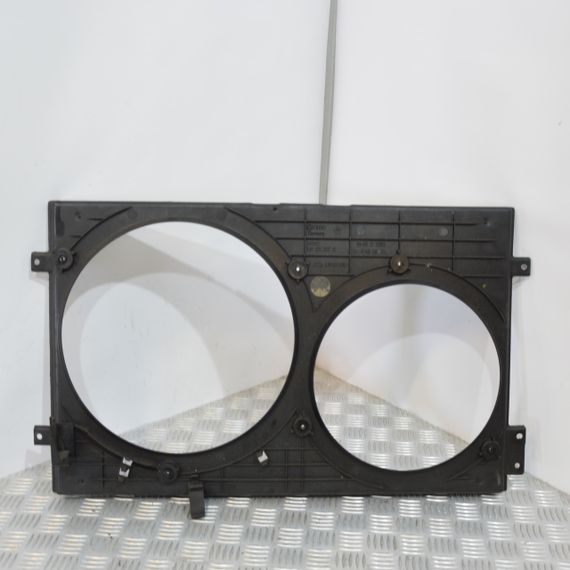 Дифузор вентилятора радіатора Volkswagen Golf IV Bora 1997-2006 Корпус вентилятора радіатора Фольксваген Гольф 4 Бора 1J0121207C | Зображення 1