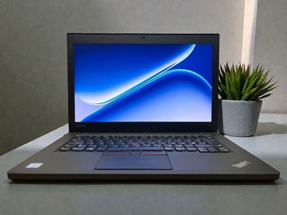 Ноутбук Lenovo ThinkPad T460 / 14" (1920x1080) TN / Intel Core i5-6300U (2 (4) ядра по 2.4 - 3.0 GHz) / 8 GB DDR4 / 120 GB SSD / Intel HD Graphics 520 / WebCam б/у | Зображення 1