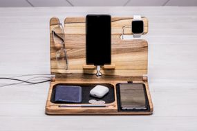 Популярная беспроводная зарядка для iPhone & часов Apple «Dock station iWatch»