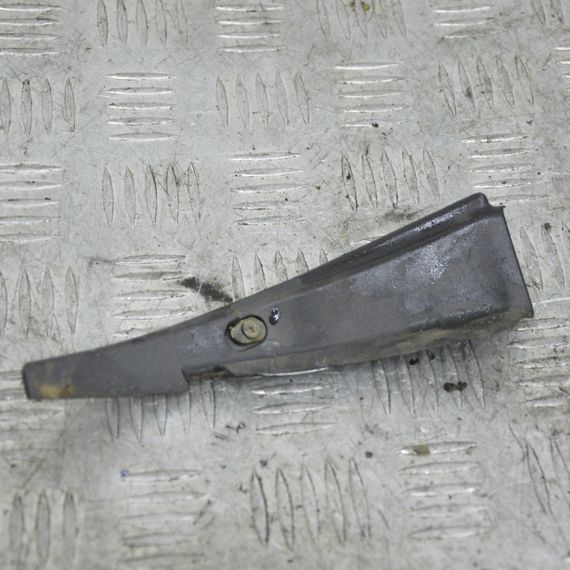 Накладка лобового скла ліва Mazda 6 GH 2008-2012 Накладка жабо ліва Мазда 6 GS1F51PC1