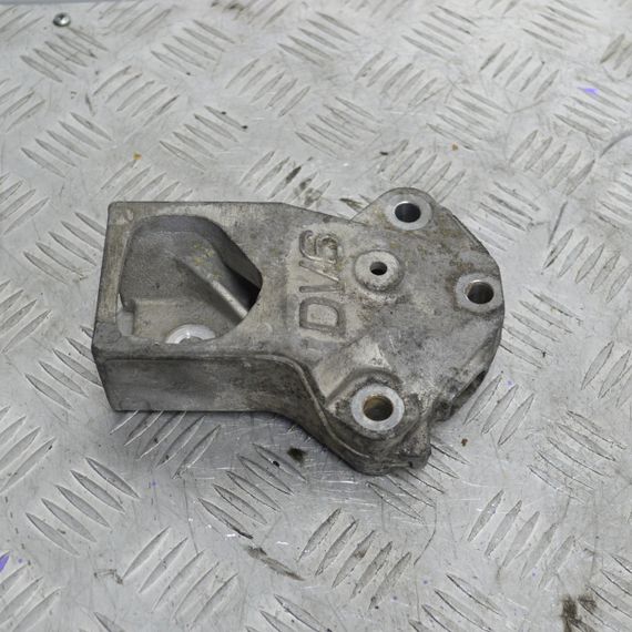 Кронштейн кріплення двигуна 1.6 HDI Peugeot 206 лапа опора мотора Пежо 206 9648930580