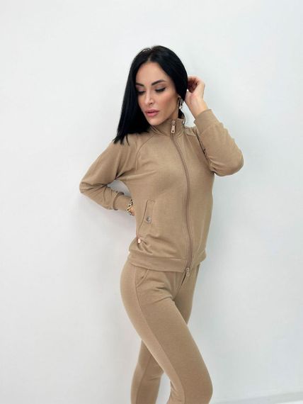 Женский спортивный костюм демисезонный на молнии и укороченными штанами GF07935 цвет капучино, размер 42/44 | Зображення 1