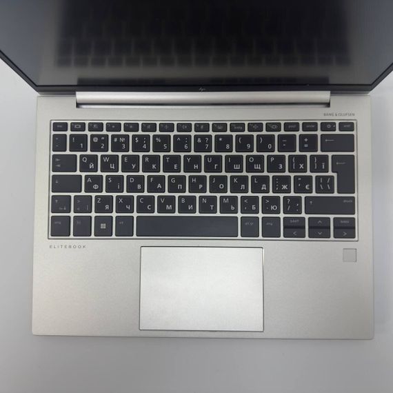 Ультрабук HP EliteBook 835 G10 / 13.3" (1920x1200) IPS / AMD Ryzen 5 Pro 7540U (6 (12) ядер по 3.2 - 4.9 GHz) / 16 GB DDR4 / 512 GB SSD / AMD Radeon 740M Graphics / WebCam б/в + Подарунок Мишка та килимок | Зображення 3