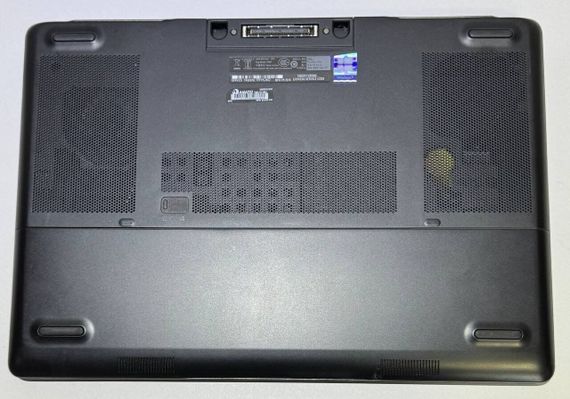 Мобильная рабочая станция Dell Precision 7520 / 15.6" (1920x1080) IPS / Intel Core i7-7820HQ (4 (8) ядра по 2.9 - 3.9 GHz) / 16 GB DDR4 / 256 GB SSD / nVidia Quadro M1200, 4 GB GDDR5, 128-bit / NoWebCam б/у | Зображення 7