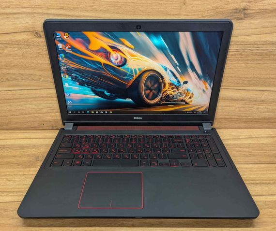 Ігровий ноутбук Б-клас Dell Inspiron 15-5577 / 15.6" (1920x1080) IPS / Intel Core i7-7700HQ (4 (8) ядра по 2.8 - 3.8 GHz) / 16 GB DDR4 / 128 GB SSD + 1000 GB HDD / nVidia GeForce GTX 1050, 4 GB GDDR5, 128-bit / WebCam / HDMI / Windows 10 б/в + Подарунок | Зображення 1