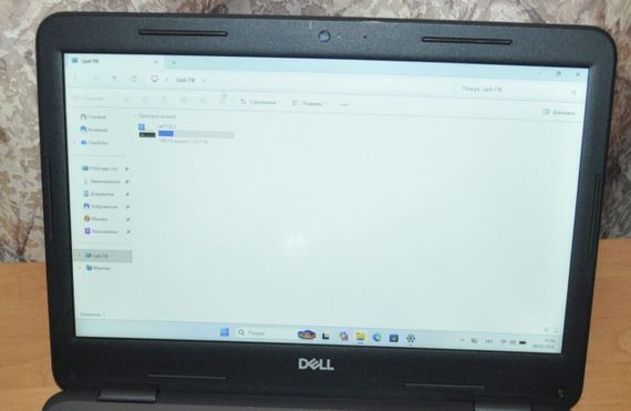 Ноутбук Б-класс Dell Latitude 3310 / 13.3" (1920x1080) TN / Intel Core i3-8145U (2 (4) ядра по 2.1 - 3.9 GHz) / 8 GB DDR4 / 240 GB SSD M.2 / Intel UHD Graphics / WebCam / Windows 11 Pro Education б/у | Зображення 4