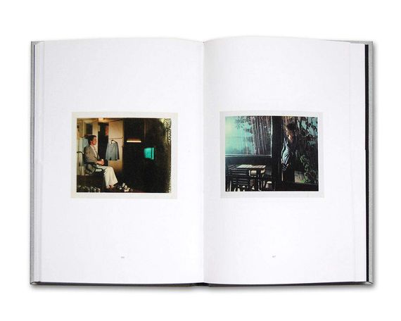 Найкращі фотографи світу книга з роботами Гі Бурдена Guy Bourdin "Polaroids" фотомистецтво книги з ілюстраціями | Зображення 4