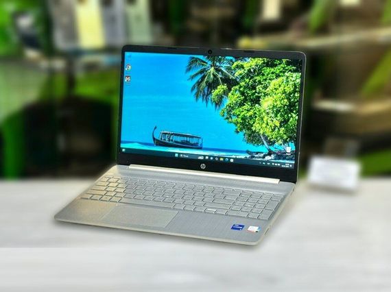 Ультрабук Б-клас HP Laptop 15s-fq2621n / 15.6" (1920x1080) TN / Intel Core i5-1135G7 (4 (8) ядра по 2.4 - 4.2 GHz) / 8 GB DDR4 / 512 GB SSD M.2 / Intel Iris Xe Graphics / WebCam / Win 11 Home б/в | Зображення 3