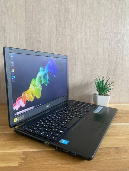 Ноутбук Acer Aspire E1-572 / 15.6" (1920x1080) TN / Intel Croe i5-4200M (2 (4) ядра по 2.5 - 3.1 GHz) / 8 GB DDR3 / 128 GB SSD / Intel HD Graphics 4600 / WebCam / HDMI б/у | Зображення 2
