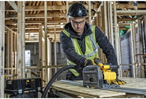 Пила дисковая погружная аккумуляторная 165*20мм DeWALT DCS520NT | Зображення 3