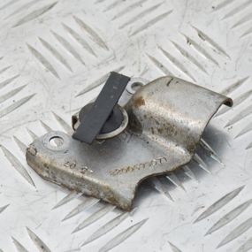 Кронштейн клапана EGR 2.0 / 2.3 DCI Renault Laguna III Master III 2007-2025 Кріплення клапана ЕГР Рено Лагуна 3 Майстер 8200699071