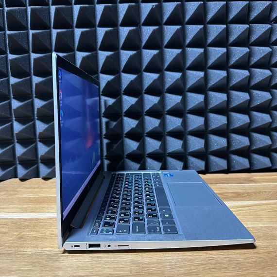 Ультрабук HP ProBook 430 G8 / 13.3" (1366x768) TN / Intel Core i3-1115G4 (2 (4) ядра по 4.1 GHz) / 8 GB DDR4 / 128 GB SSD / Intel UHD Graphics / WebCam б/в | Зображення 2