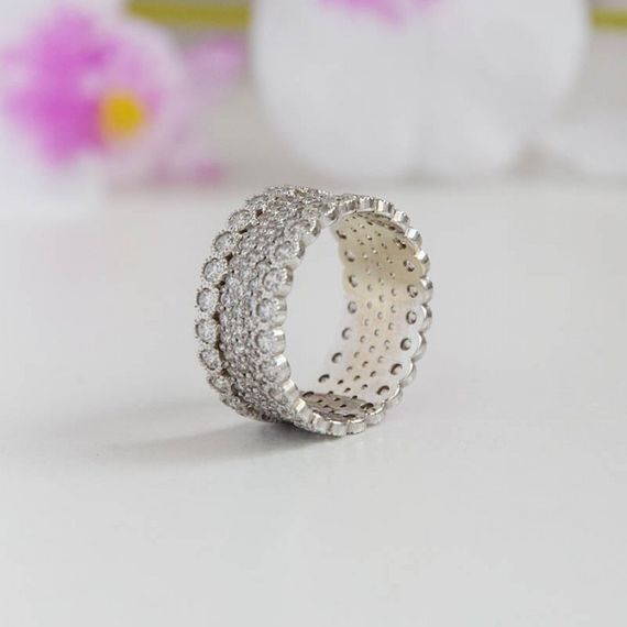 Кольцо из белого золота с фианитами 21