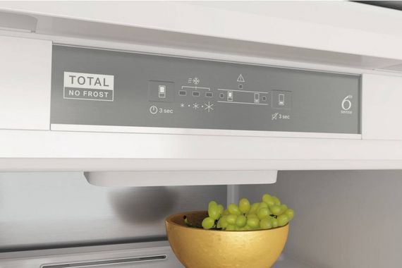 Холодильник Whirlpool вбудований з нижн. мороз. WHC20T352 | Зображення 9