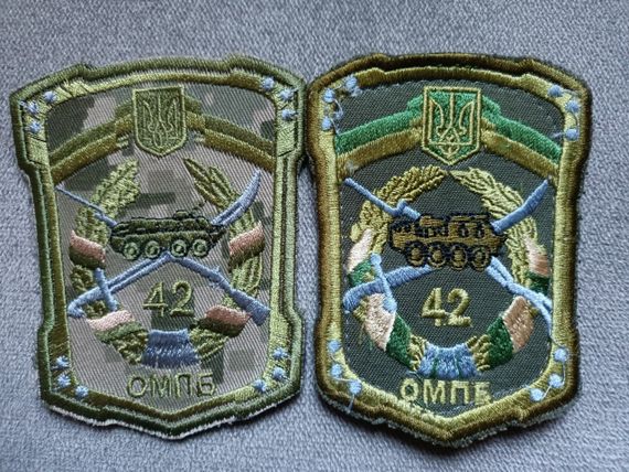 Шеврон 42 ОМПБ - 2шт (піксель+олива)