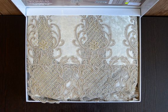 Велюрова скатертина з мереживом Haspen 160×300 см Kumsal, кремова | Зображення 7