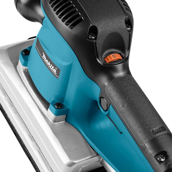 Шліфмашина вібраційна Makita BO4900V (115x229 мм, 8000-20000 хв-1, 330 Вт) | Зображення 3