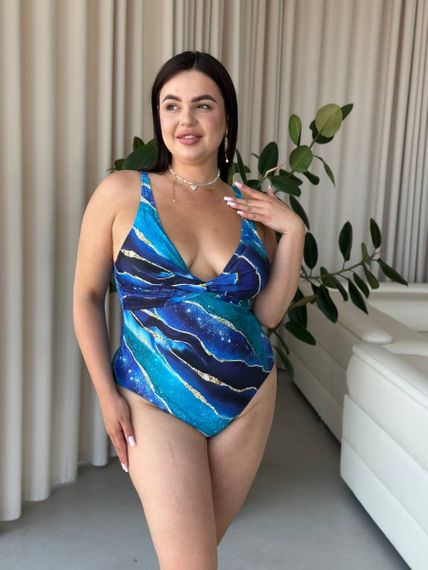 Суцільний купальник PLUS SIZE в мраморному принті з парео | Зображення 3