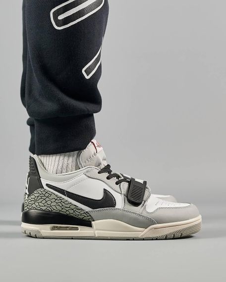 Кроссовки  Air Jordan Legacy 312 Low M Grey White Black , Вьетнам A1385 44 28 | Зображення 5