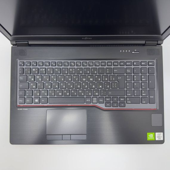 Мобільна робоча станція Fujitsu Celsius H7510 / 15.6" (1920x1080) IPS / Intel Core i7-10850H (6 (12) ядер по 2.7 - 5.1 GHz) / 16 GB DDR4 / 512 GB SSD / nVidia Quadro T1000, 4 GB GDDR6, 128-bit / WebCam / HDMI б/в + Подарунок Мишка та килимок | Зображення 3