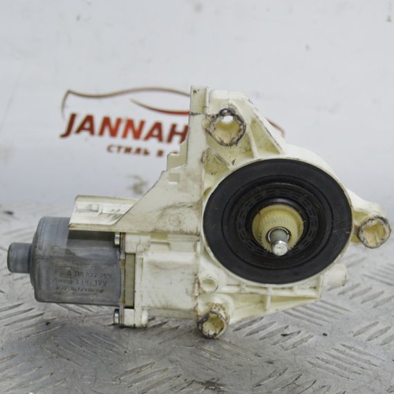 Моторчик склопідйомника Volkswagen Golf V передній правий Фольксваген Гольф 5 1K0959702M 1K4837402S | Зображення 1