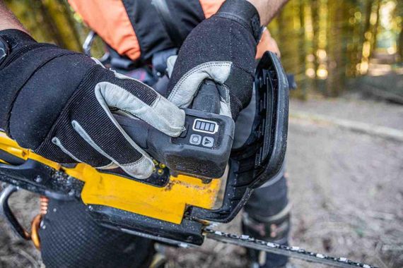 Пила ланцюгова акумуляторна безщіткова з верхньою ручкою DeWALT DCMCST635N | Зображення 7