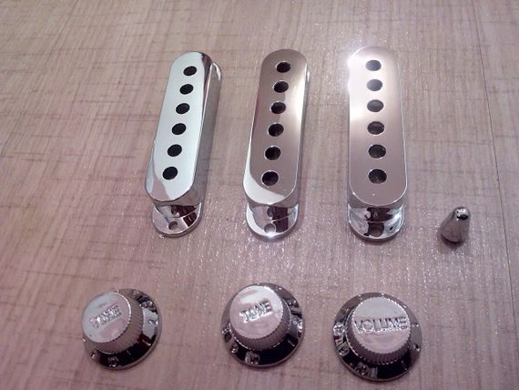 Комплект кришки синглів і ручки для електрогітари Fender Stratocaster Ibanes Shur LTD ESP хромові. | Зображення 3
