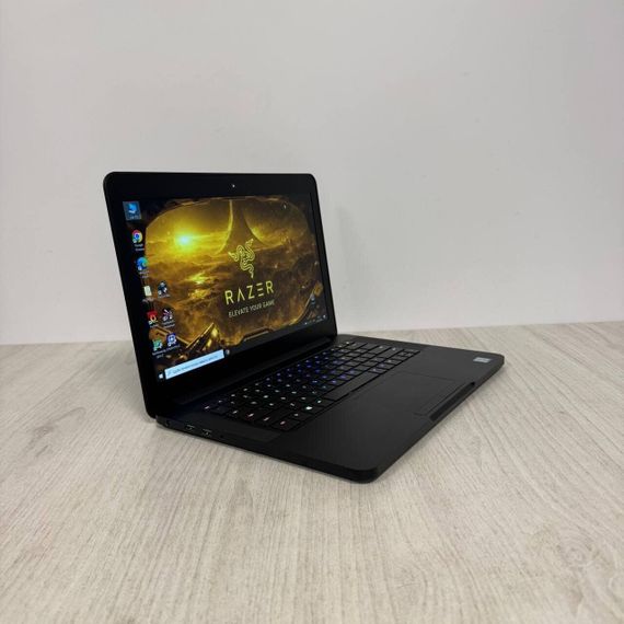 Ігровий ноутбук Razer Blade 14 RZ09-0195 / 14" (1920x1080) IPS / Intel Core i7-7700HQ (4 (8) ядра по 2.8 - 3.8 GHz) / 16 GB DDR4 / 256 GB SSD NVMe / nVidia GeForce GTX 1060, 6 GB GDDR5, 192-bit / WebCam б/в | Зображення 3