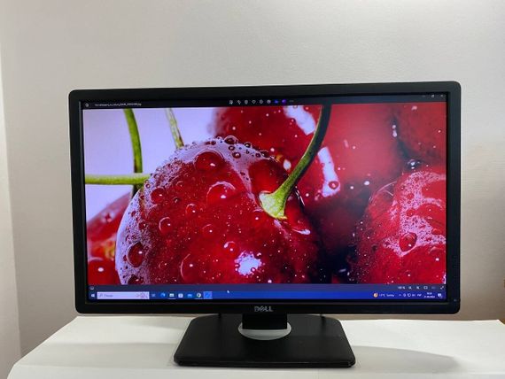 Монитор Dell P2412Hb / 24" (1920x1080) TN / 1x DVI, 1x VGA, 2x USB 2.0, 1x USB Type-B / VESA 100x100 / Pivot б/у | Зображення 1