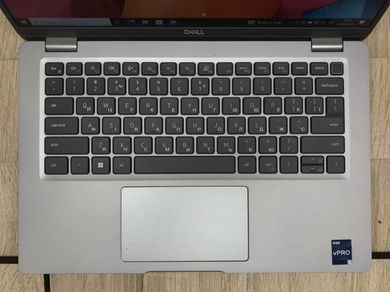 Ультрабук Б-класс Dell Latitude 5411 / 14" (1920x1080) IPS / Intel Core i7-10850H (6 (12) ядра по 2.7 - 5.1 GHz) / 8 GB DDR4 / 256 GB SSD M.2 / Intel UHD Graphics / WebCam / HDMI / Windows 10 б/у | Зображення 3