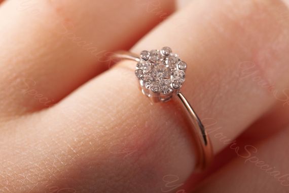 Кольцо из желтого и белого золота с бриллиантами 18.5 | Зображення 4