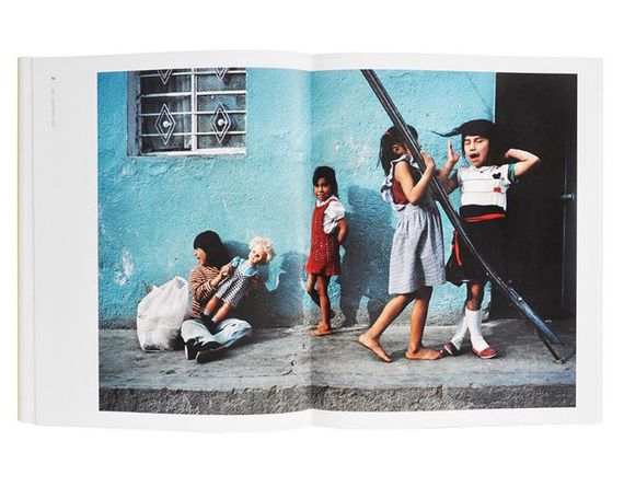 Книга фотоальбом відомих фотографів Алекс Вебб Мексика Alex Webb: La Calle: Photographs from Mexico | Зображення 5