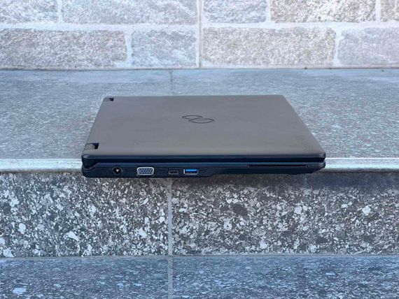 Ультрабук Fujitsu LifeBook E5410 / 14" TN / Intel Core i5-10310U (4(8) ядра по 1.7-4.4 GHz) / 8GB DDR4 / 256GB SSD / UHD Graphics / WebCam / Win 10 б/у | Зображення 4