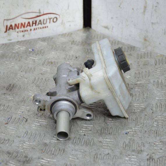 Бачок головного гальмівного циліндра Volkswagen Golf VII 2012-2020 Бак гальмівної рідини Фольксваген 5Q1611301 | Зображення 1