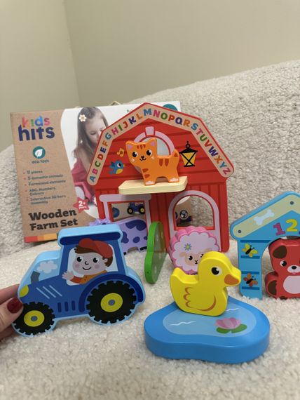 Деревянная развивающая игрушка Kids hits, набор блоков Ферма, 11 дет. в коробке р. 34*25,5*3,3 см | Зображення 5