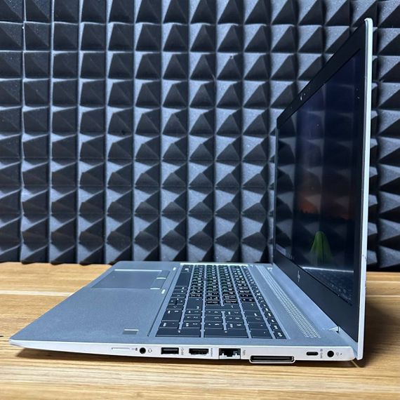 Ноутбук Б-клас HP EliteBook 755 G5 / 15.6" (1920x1080) IPS / AMD Ryzen 3 Pro 2300U (4 ядра по 2.0 - 3.4 GHz) / 8 GB DDR4 / 256 GB SSD / AMD Radeon Vega 6 Graphics / WebCam б/в | Зображення 5