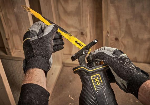 Пила шабельна акумуляторна 18В DeWALT DCS382NT | Зображення 4