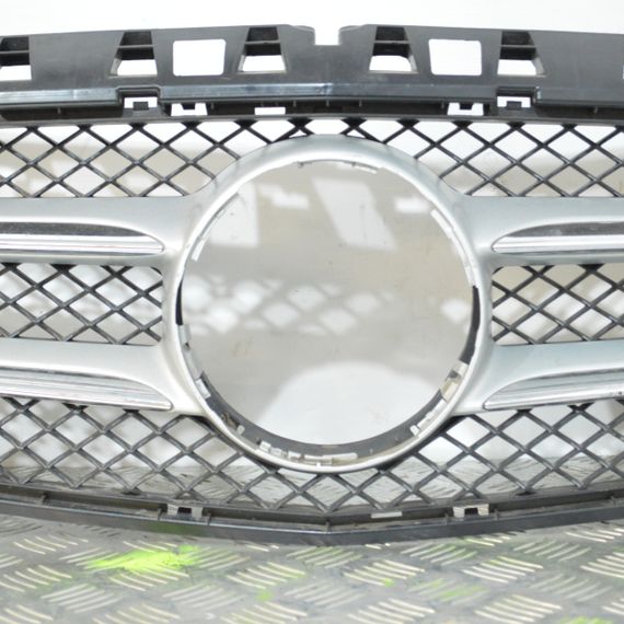 Решітка радіатора Mercedes A-Class W176 2012-2018 Решітка переднього бампера Мерседес в176 A1768880260 | Зображення 2