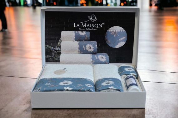 Подарунковий набір рушників La Maison, 3 шт. з ароматом Elanor | Зображення 2