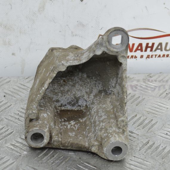 Кронштейн кріплення подушки двигуна правий 1.5 dci Renault Megane II Опора правая Рено Меган 2 8200277229 | Зображення 1