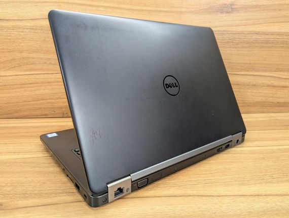 Ноутбук Б-класс Dell Latitude E5470 / 14" (1366x768) TN / Intel Core i5-6300U (2 (4) ядра по 2.4 - 3.0 GHz) / 8 GB DDR4 / 256 GB SSD / Intel HD Graphics 520 / WebCam / Windows 10 б/у | Зображення 6