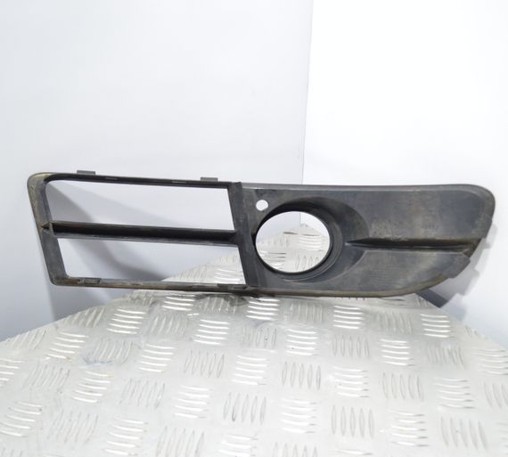 Решітка переднього бампера ліва Audi A4 B7 2004-2008 Решітка бампера ліва Ауді а4 б7 8E0807681F | Зображення 1