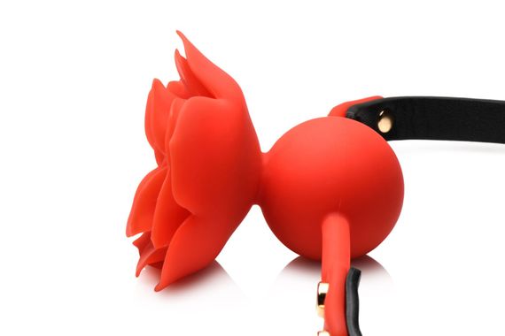 Силіконовий кляп з трояндою Master Series: Blossom Silicone Rose Gag – Red | Зображення 3