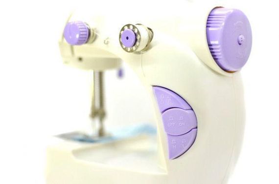 Швейная мини машинка Mini Sewing Machine SM-202A 4 в 1 портативная домашняя машинка для шитья, от сети / батареек / педали | Зображення 1
