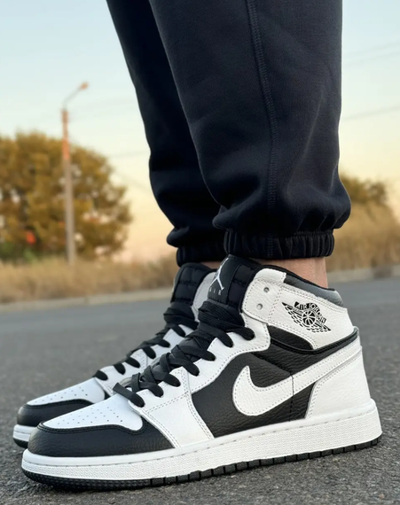Мужские кроссовки nike air jordan. натуральная кожа ( 43 размер )