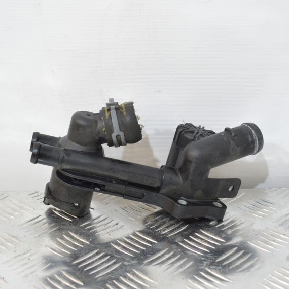 Корпус термостата 1.2 TSI / TFSI Audi A1 A3 2010-2015 Термостат Ауді а1 а3 03F121111A