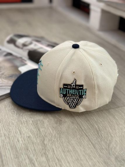 Кепка снепбек (Snapback) Authentic Бежевий з синім 56-61р (9056) | Зображення 3