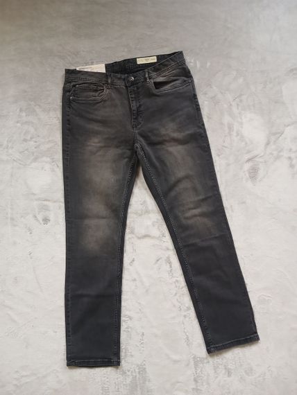 Джинси завужені slim fit