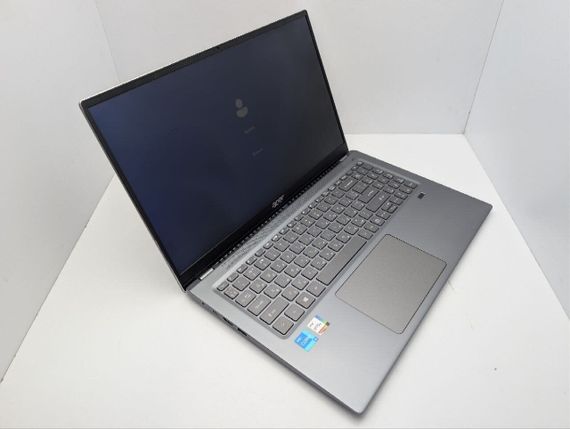 Ультрабук Acer Swift SF316-51 / 16.1" (1920x1800) IPS / Intel Core i5-11300H (4 (8) ядер по 4.4 GHz) / 16 GB DDR4 / 512 GB SSD / Intel Iris Xe Graphics / WebCam / Fingerprint б/в | Зображення 3