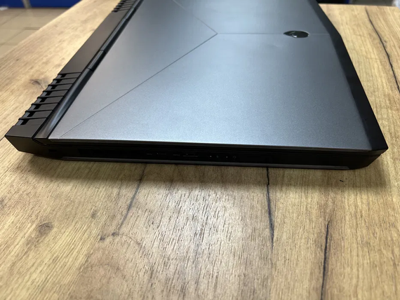 Ноутбук Dell Alienware 15 R3 15.6" FHD IPS i7 6700HQ/16gb/128SSD+1Tb/GTX 1060 | Зображення 4